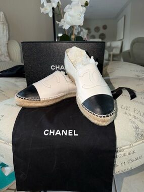CHANEL Two-Tone Leather Espadrilles - White & Black
